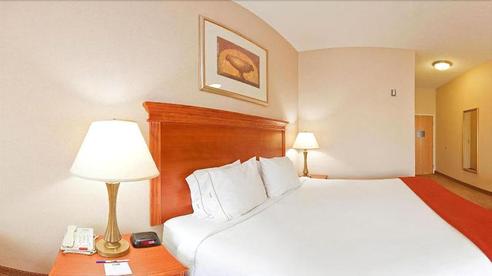 Holiday Inn Express Hotel & Suites Detroit-Utica By Ihg Dış mekan fotoğraf