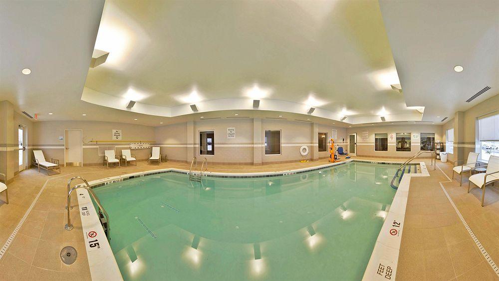 Holiday Inn Express Hotel & Suites Detroit-Utica By Ihg Dış mekan fotoğraf