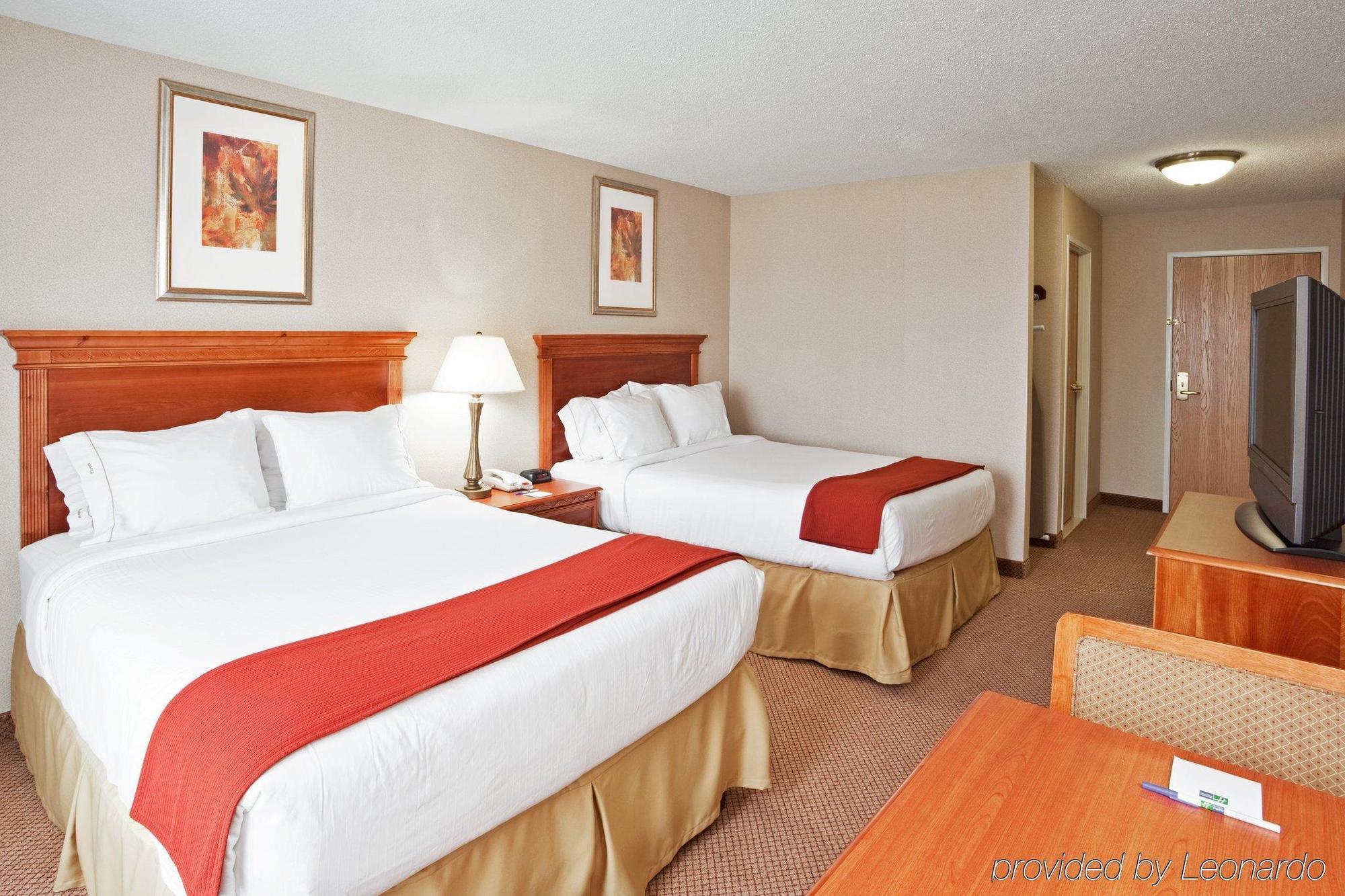 Holiday Inn Express Hotel & Suites Detroit-Utica By Ihg Oda fotoğraf