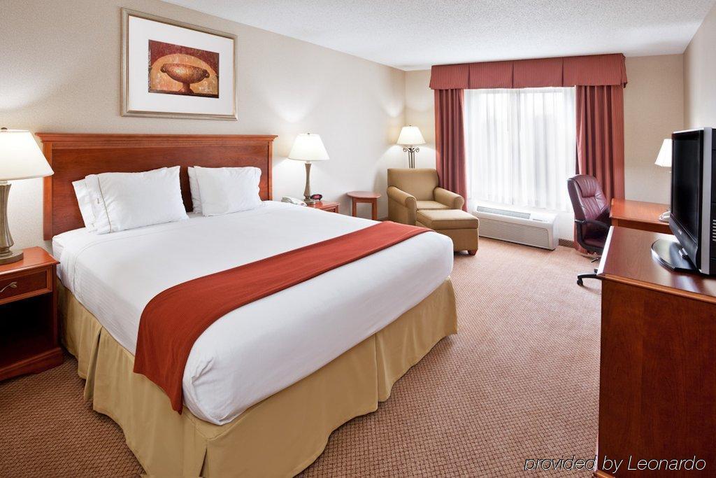 Holiday Inn Express Hotel & Suites Detroit-Utica By Ihg Dış mekan fotoğraf