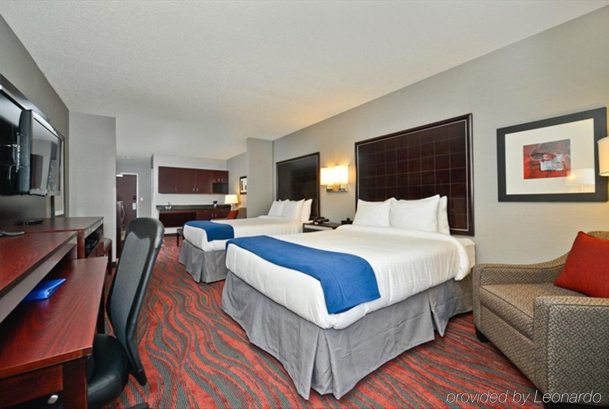 Holiday Inn Express Hotel & Suites Detroit-Utica By Ihg Dış mekan fotoğraf
