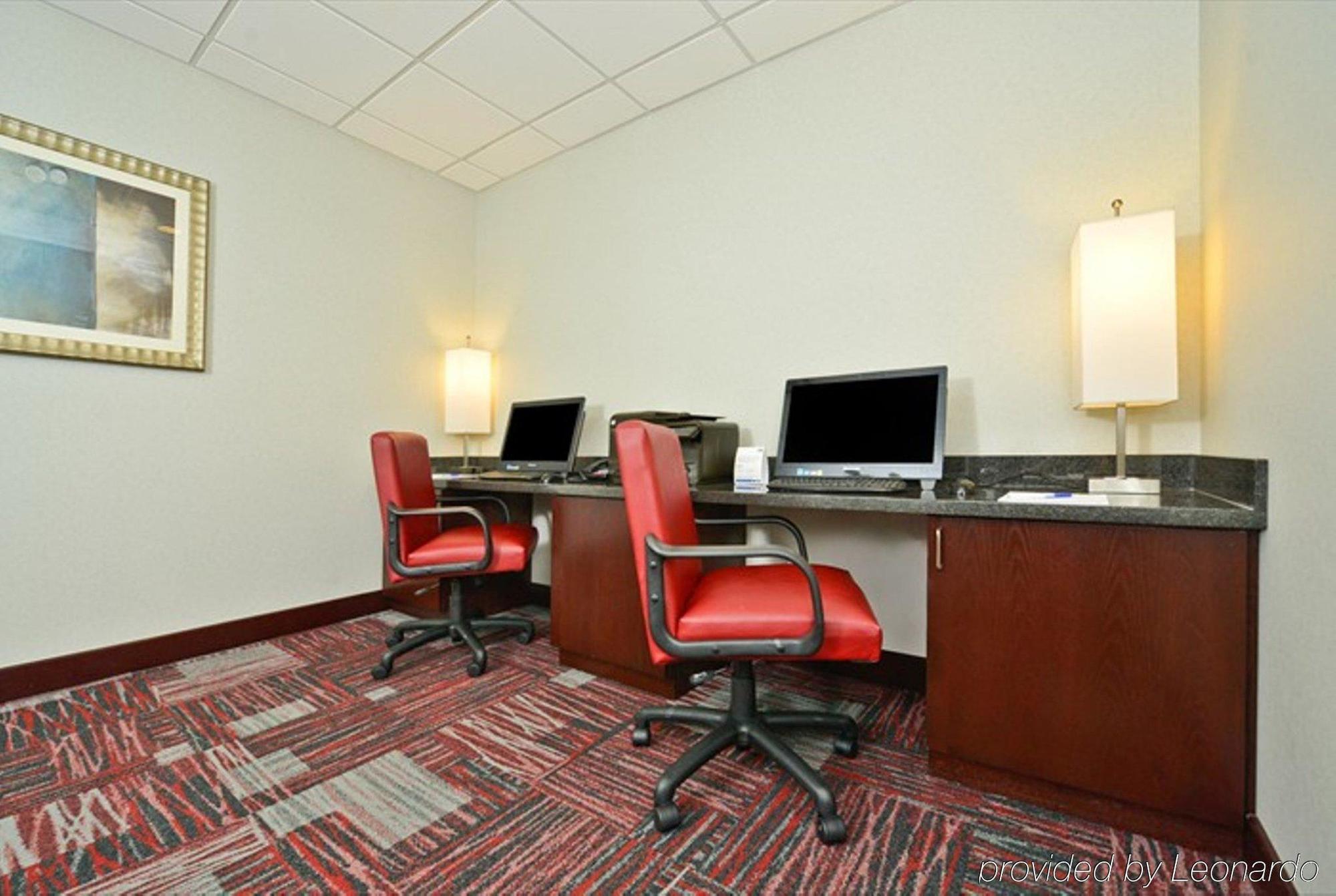 Holiday Inn Express Hotel & Suites Detroit-Utica By Ihg Dış mekan fotoğraf