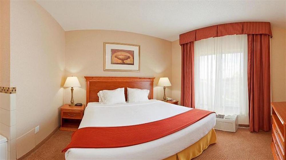 Holiday Inn Express Hotel & Suites Detroit-Utica By Ihg Dış mekan fotoğraf